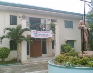  Montfortaner Missionshaus in Cebu vor dem Sturm